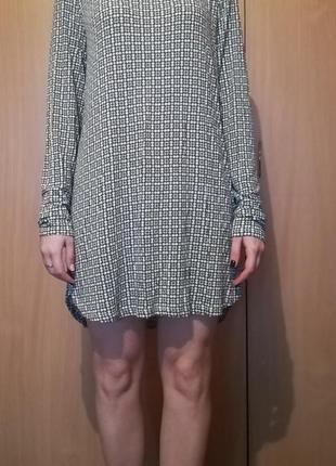 Сукня з довгим рукавом