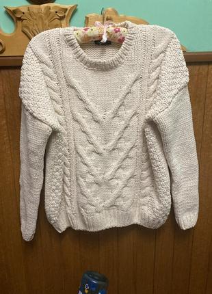 Светр в'язаний