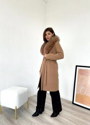 Модное женское зимнее пальто с мехом песца8 фото
