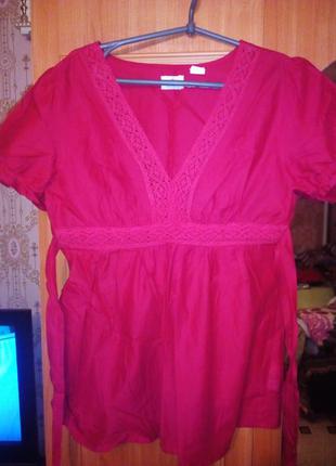 Красная сатиновая блузка
