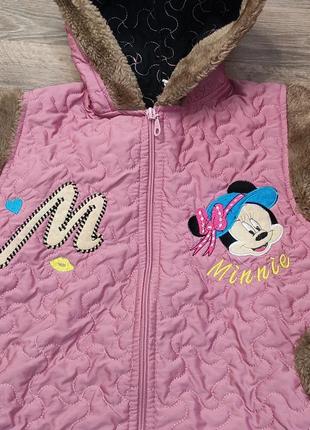 Стьобана жилетка на дівчинку міки