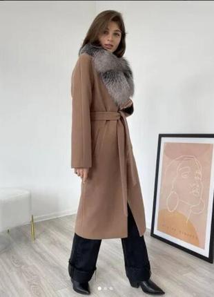 Качественное фирменное женское кашемировое пальто на зиму с мехом лисы2 фото
