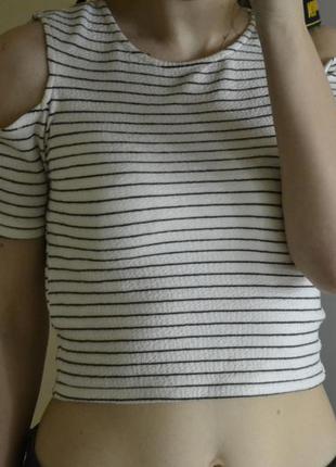 Укорочена фудболка