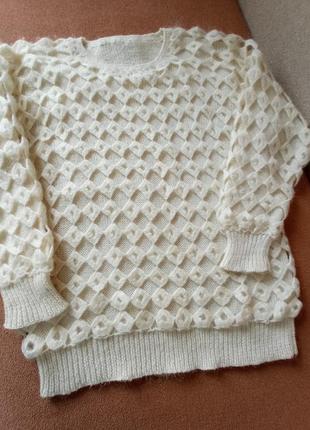 Симпатичний мохеровий светр