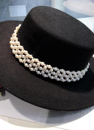 Шикарна капелюх з перлами