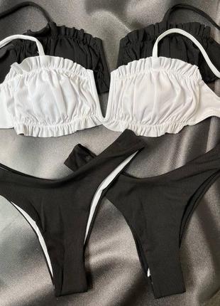 Купальник в рубчик бразилиана шторки черный белый стринги черный белый разделитель