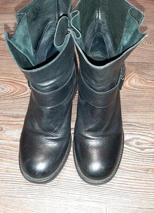 Ботинки демисезонные кожаные на широком каблуке4 фото