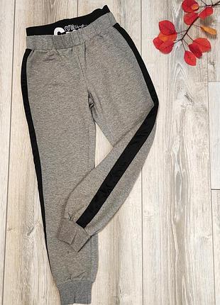 Штани модні, дуже класні на дівчинку, to be too