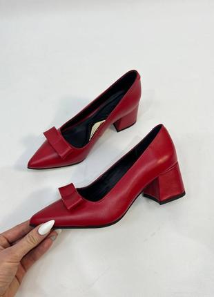 Эксклюзивные туфли из натуральной итальянской кожи красные с бантиком