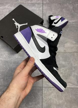Женские кроссовки nike air jordan retro 1 mid varsity purple