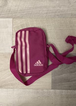 Спортивна сумка adidas duffel bag medium trace maroon dh4323 — цена 960 грн  в каталоге Спортивные сумки ✓ Купить женские вещи по доступной цене на Шафе  | Украина #61407643