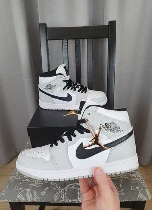 Высокие кроссовки демисезонные мужские серые с белым nike air jordan 1 retro найк аир джордан ретро3 фото