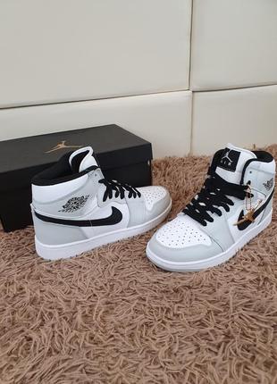 Кроссовки высокие деми мужские серые с белым nike air jordan 1 retro найк аир джордан ретро 110 фото