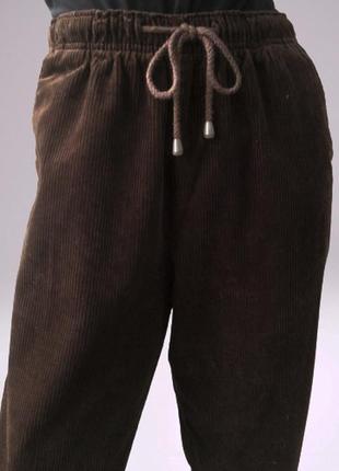 Укорочені завужені вельветові штани на резинці бренду amalina6 фото