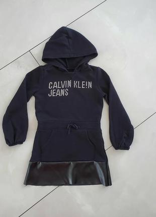 Дуже класне тепле плаття туніка кофта фірми calvin klein. тепле на флісі розмір 5-6 років