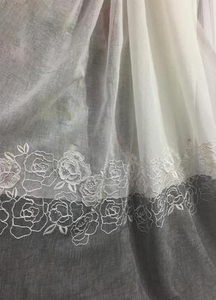 Тюль льон сірого кольору з квітковою вишивкою4 фото
