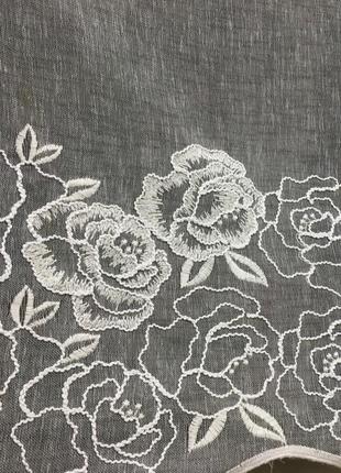 Тюль льон сірого кольору з квітковою вишивкою3 фото