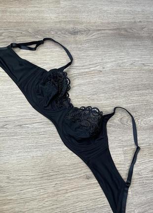 Чёрный бюстгальтер 85c