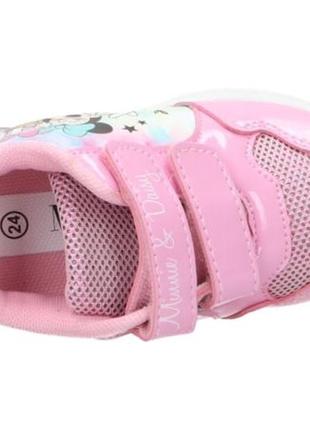 Стильні кросівки для дівчинки світяться при ходьбі minnie mouse3 фото