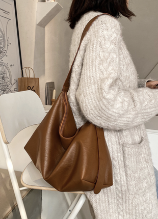 Містка сумка з еко шкіри