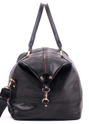 Спортивная кожаная сумка вместительная прочная дорожная ручная работа черная