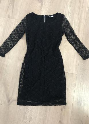 Чорне гіпюрове плаття