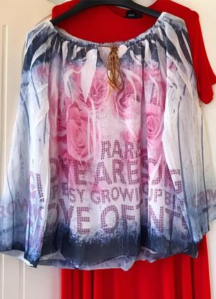 Блуза в квіти