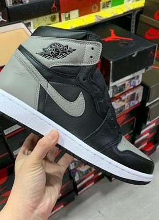 Кросівки nike air jordan 1 retro mid black grey / найк аїр джордан 1 ретро чорні сірі. натуральна шкіра