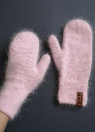 В'язані рукавиці рожеві пухнасті ручна робота2 фото