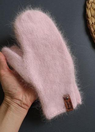 В'язані рукавиці рожеві пухнасті ручна робота
