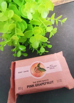 Мыло "розовый грейпфрут"

the body shop pink grapefruit soap1 фото