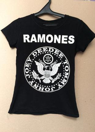 Модная футболка ramones