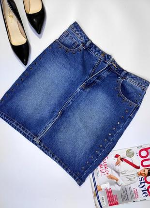 Юбка джинсовая миди мини синяя с карманами и заклепками от бренда stradivarius 40