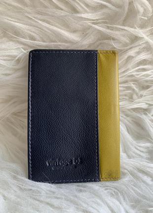 Кожаный картхолдер