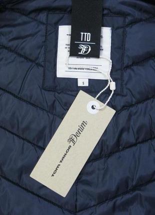 Мужская демисезонная стеганая куртка с капюшоном tom tailor (размер s)5 фото