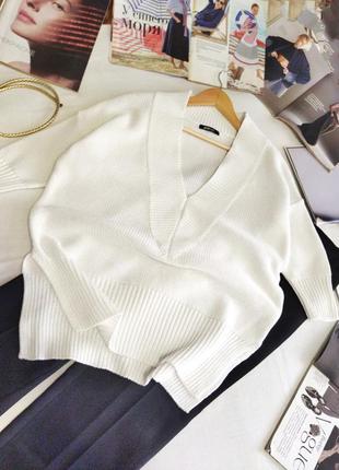 !! оверсайз свитер с v-образным вырезом молочного цвета!!