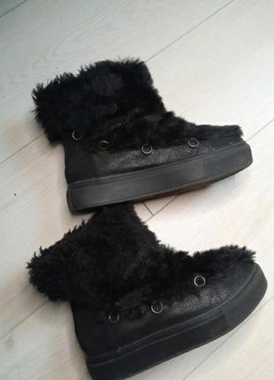 Зимові черевики уггі з хутром уггі черевики з хутром5 фото