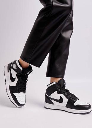 Жіночі чорно-білі шкіряні високі кросівки nike air jordan 1🆕найк джордан