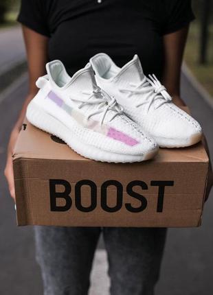 Женские кроссовки adidas yeezy boost 350 v2 white raindow