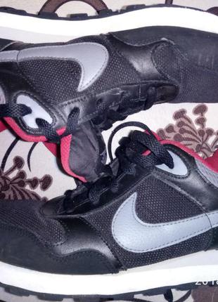 Кросівки "nike"39 розмір. по устілці 24,5 см