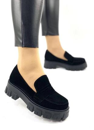 Жіночі туфлі на платформі з натуральної замші