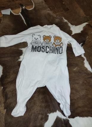 Брендовый человечек с мишками moschino baby