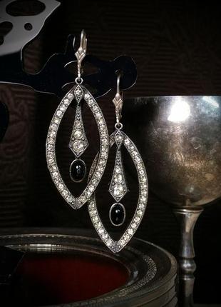 Серьги серебро вытянутые овалы с кристаллами по ободку и черными камнями