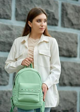 Прогулянковий жіночий рюкзак м'ятного кольору - місткий і практичний на всі випадки життя