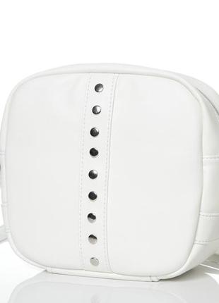 Стильная белая сумочка, кроссбоди, вместительная и удобная