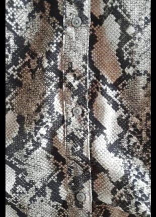 Стильное платье рубашка в змеиный принт от h&m3 фото
