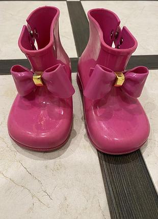 Продам резиновые сапожки на девочку