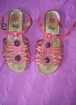 Сандалі relife