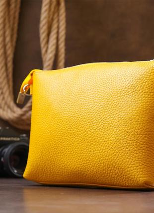 Женская сумка кросс-боди из натуральной кожи shvigel 16344 желтый8 фото