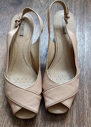 Босоніжки geox